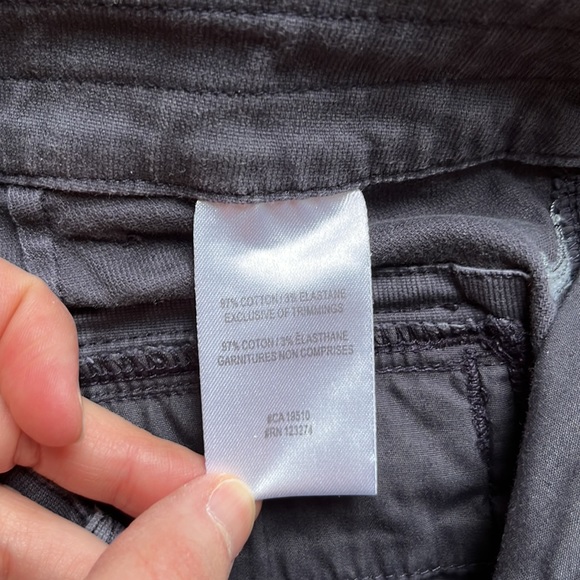 Lolë dark gray utility shorts - Picture 8 of 9